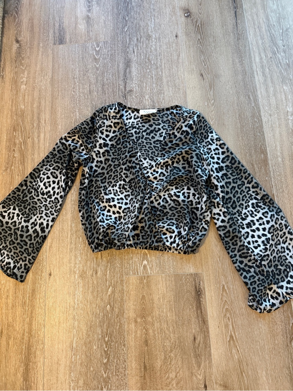 Sadie & Sage Leopard Print V-Neck Tank - Black & Gray